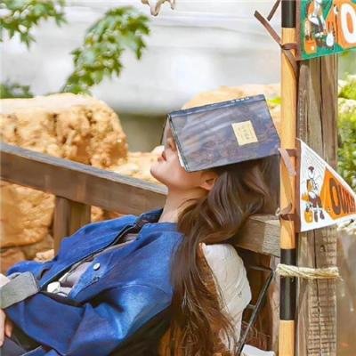 顶流男星被拍到同回酒店，本人沉默不回应，长达一周持续发酵